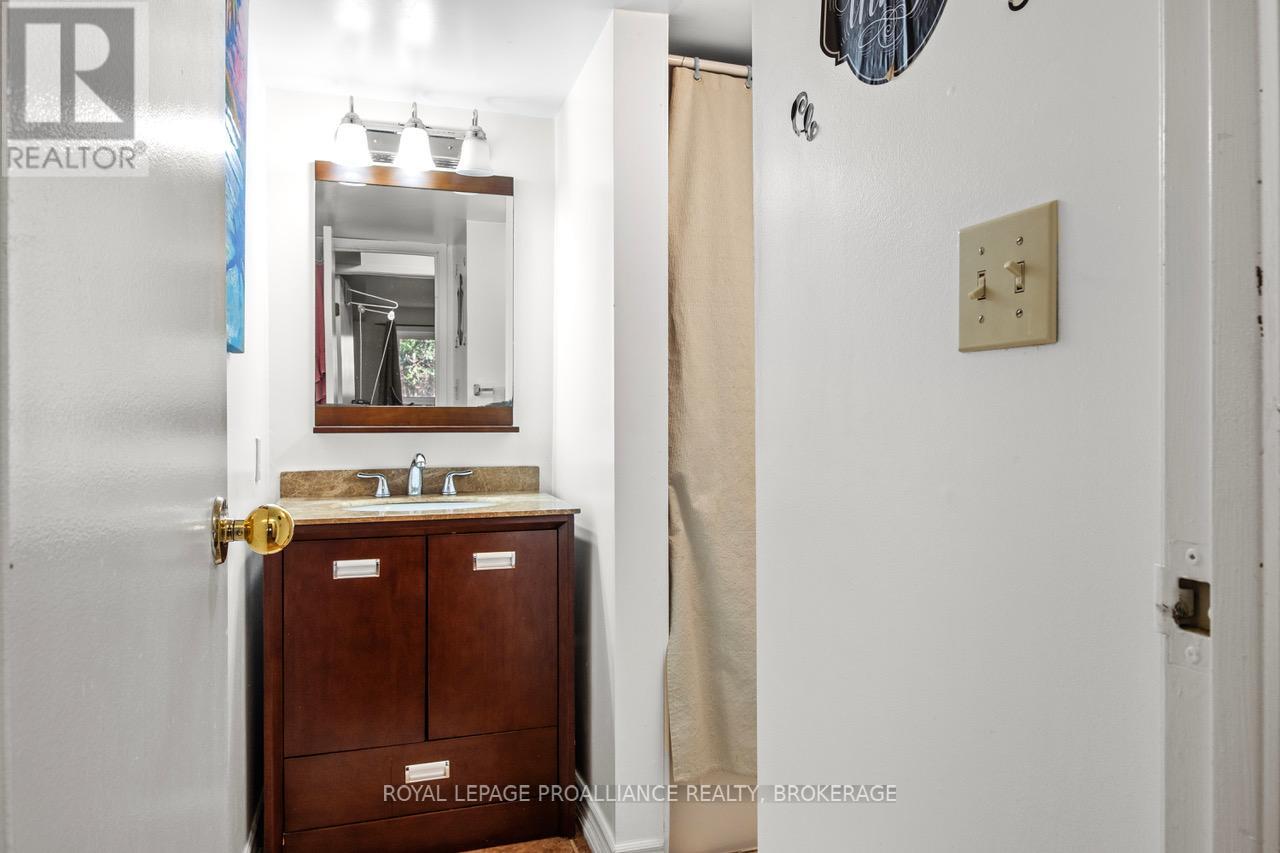 114 - 580 Armstrong Road, Kingston, Ontario  K7M 8M3 - Photo 8 - X12074658