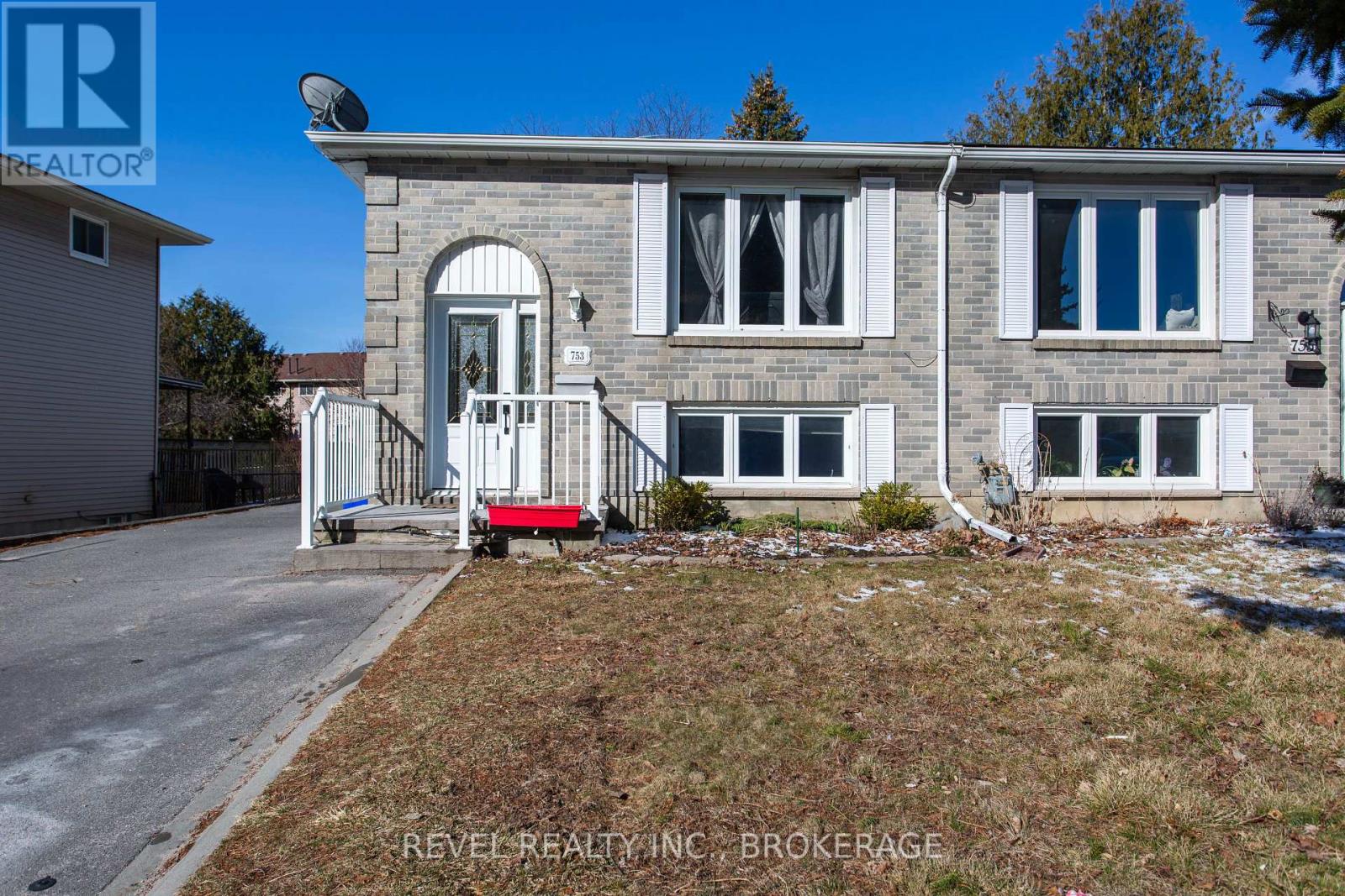 753 Ridley Drive, Kingston, Ontario  K7P 2A6 - Photo 2 - X12074954