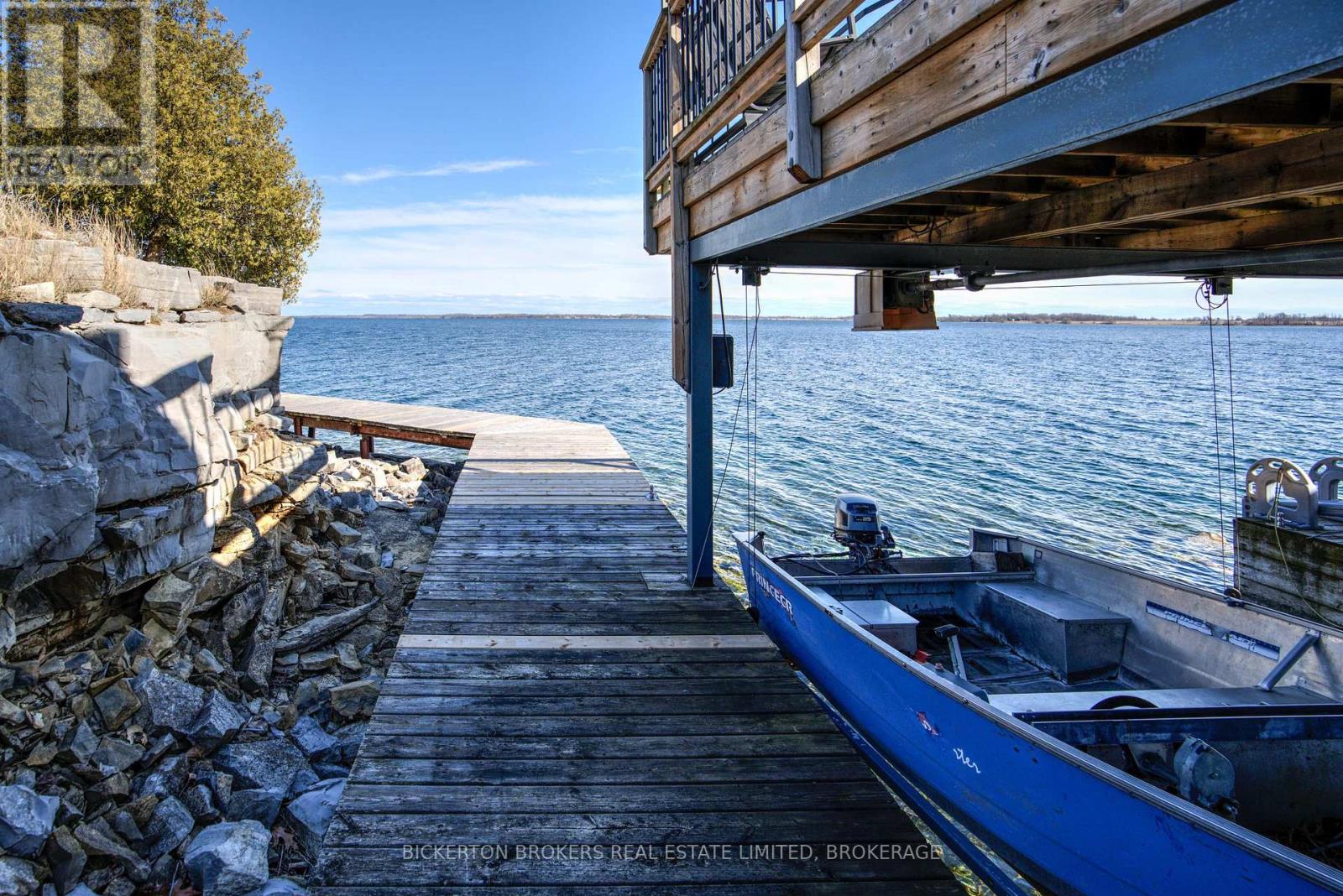 255 Good Friend Drive, Frontenac Islands, Ontario  K7G 2V6 - Photo 11 - X12075520
