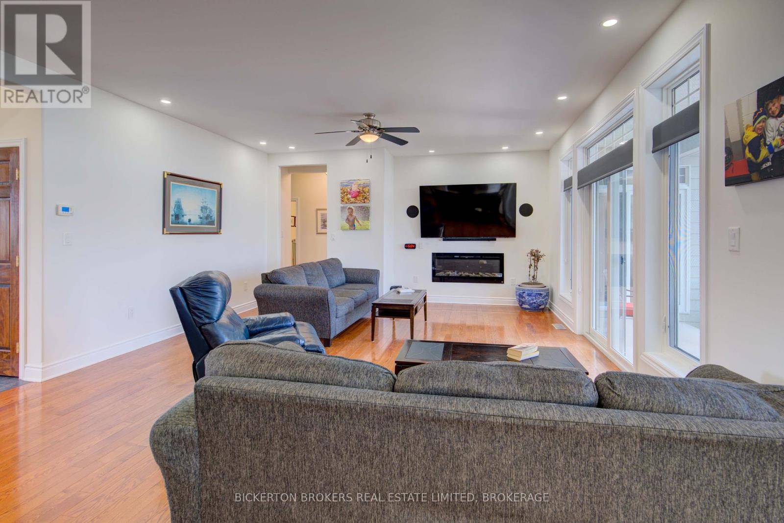 255 Good Friend Drive, Frontenac Islands, Ontario  K7G 2V6 - Photo 34 - X12075520