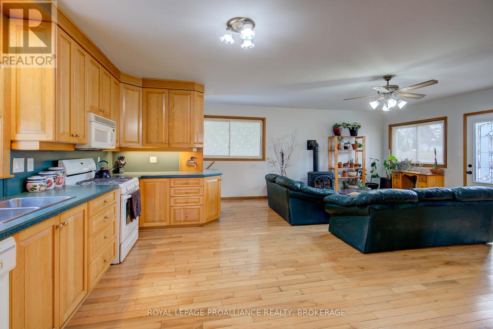 46 Bedford Street, Westport, Ontario  K0G 1X0 - Photo 11 - X12076962