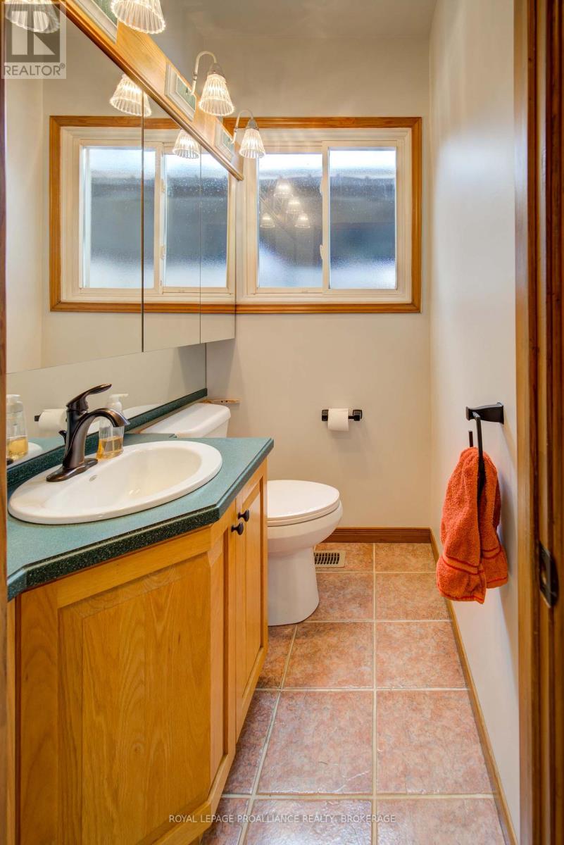 46 Bedford Street, Westport, Ontario  K0G 1X0 - Photo 17 - X12076962