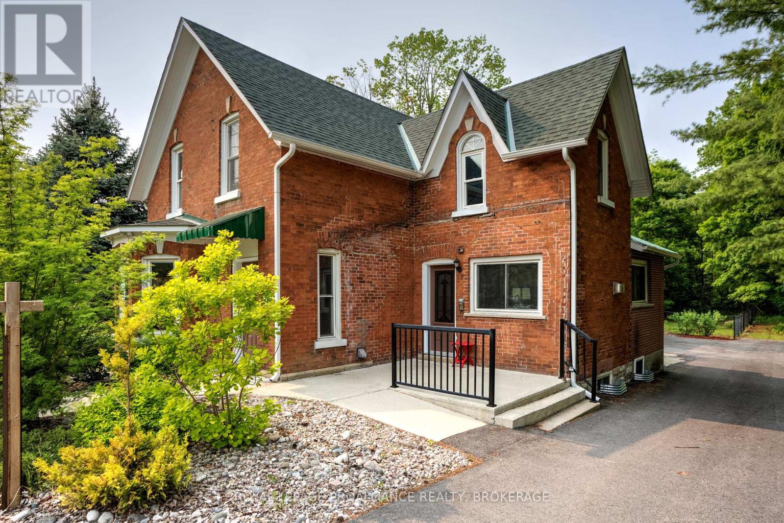46 Bedford Street, Westport, Ontario  K0G 1X0 - Photo 2 - X12076962
