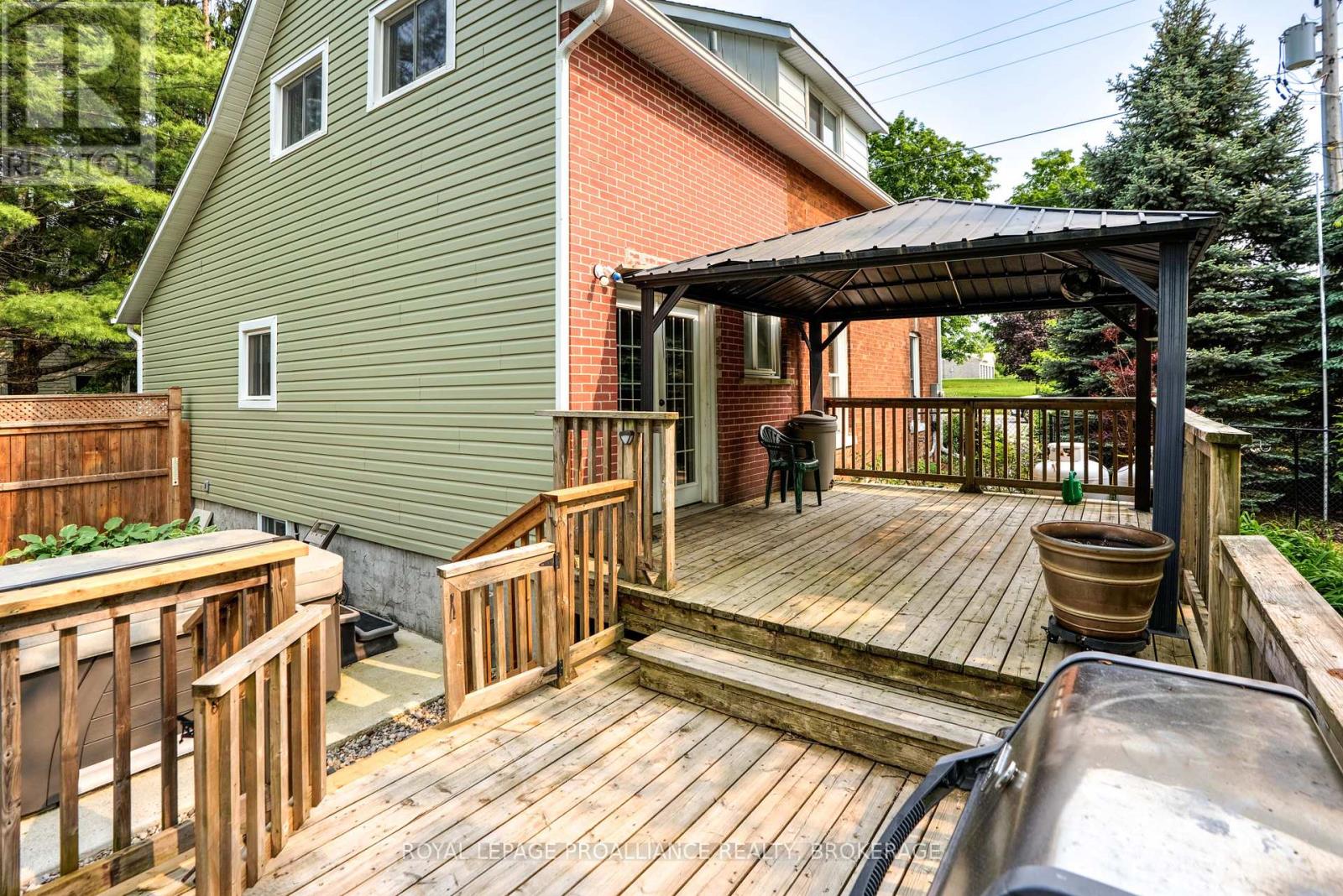 46 Bedford Street, Westport, Ontario  K0G 1X0 - Photo 36 - X12076962