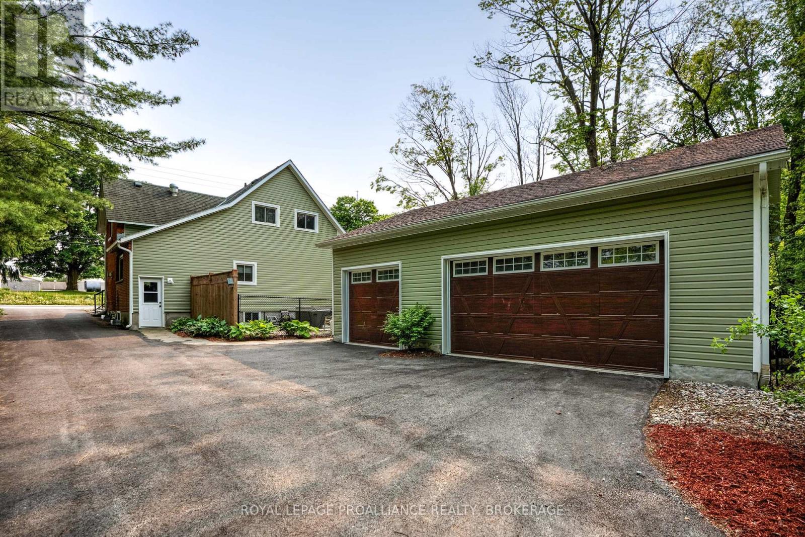 46 Bedford Street, Westport, Ontario  K0G 1X0 - Photo 6 - X12076962