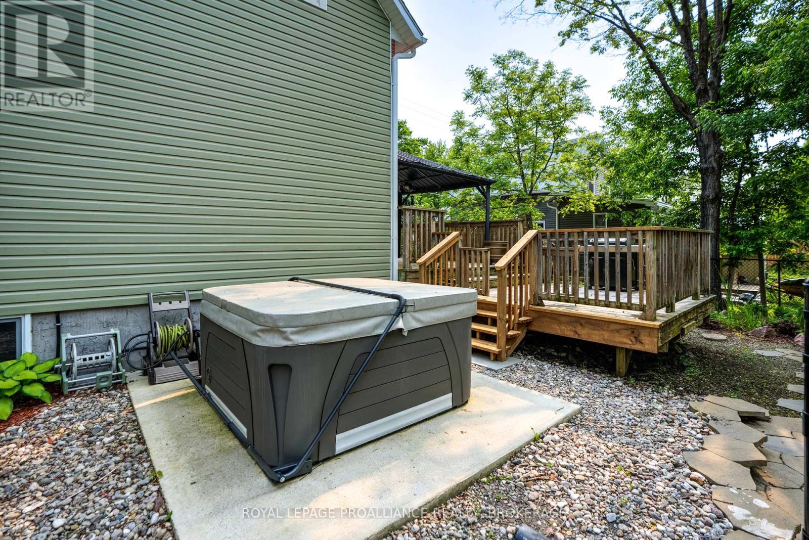46 Bedford Street, Westport, Ontario  K0G 1X0 - Photo 7 - X12076962