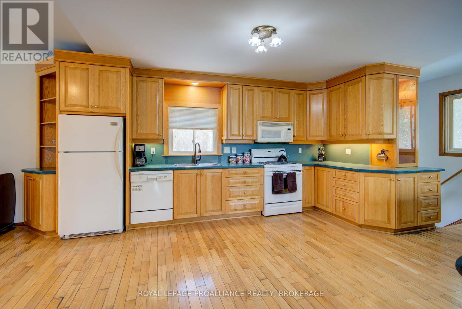 46 Bedford Street, Westport, Ontario  K0G 1X0 - Photo 9 - X12076962