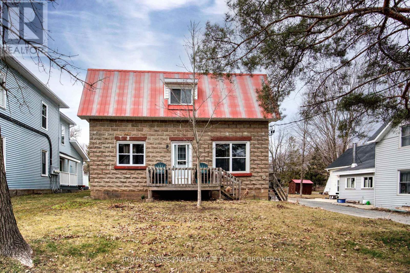 24 Rideau Street, Westport, Ontario  K0G 1X0 - Photo 36 - X12084106