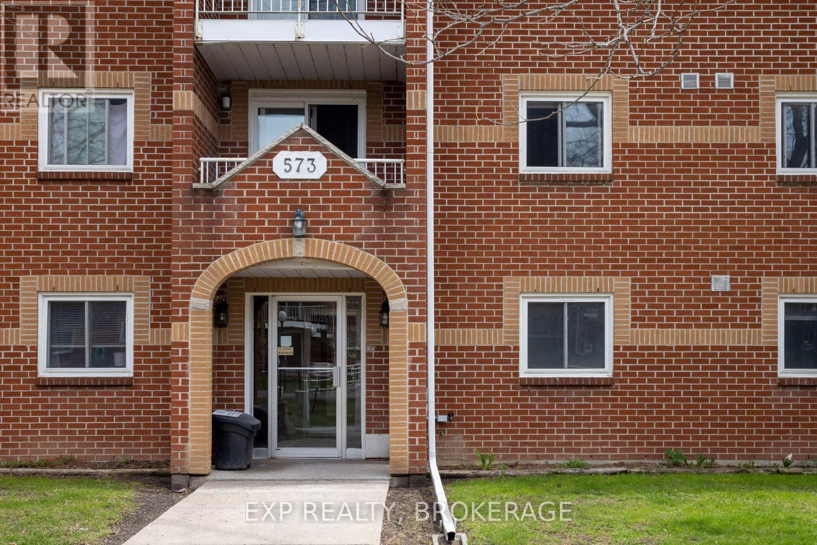 212 - 573 Armstrong Road, Kingston, Ontario  K7M 8J8 - Photo 1 - X12086140