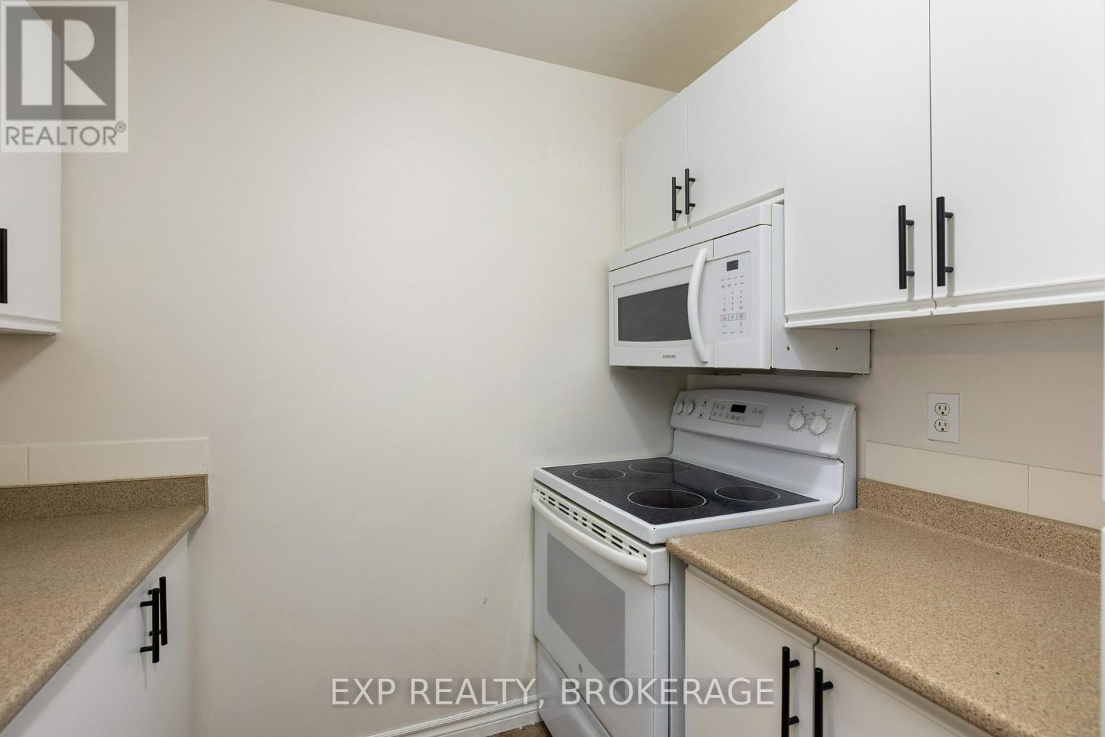 212 - 573 Armstrong Road, Kingston, Ontario  K7M 8J8 - Photo 11 - X12086140