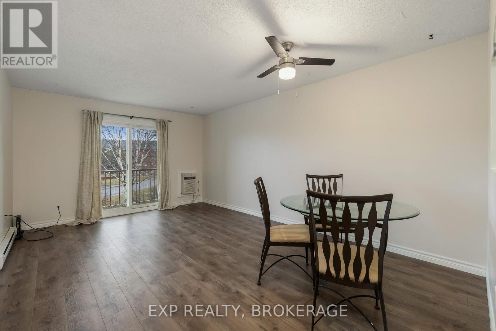 212 - 573 Armstrong Road, Kingston, Ontario  K7M 8J8 - Photo 4 - X12086140
