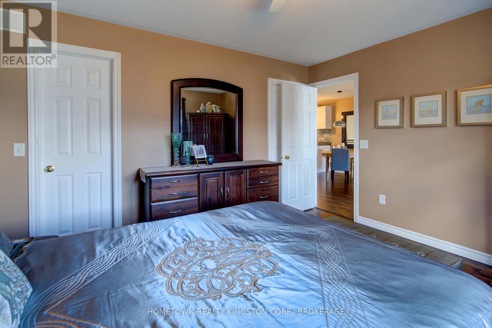 480 Country Club Drive, Loyalist, Ontario  K0H 1G0 - Photo 16 - X12086201