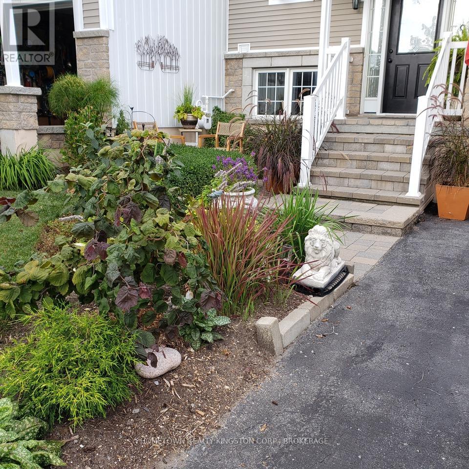 480 Country Club Drive, Loyalist, Ontario  K0H 1G0 - Photo 3 - X12086201