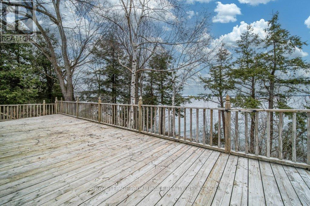 6058 Highway 96, Frontenac Islands, Ontario  K0H 2Y0 - Photo 32 - X12088569