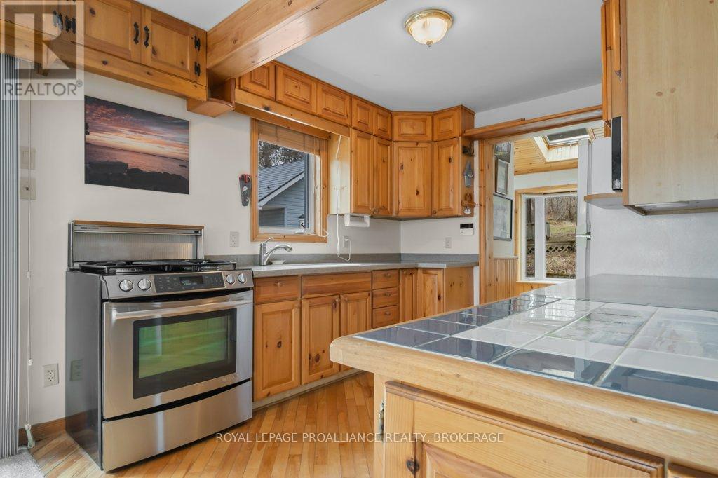 6058 Highway 96, Frontenac Islands, Ontario  K0H 2Y0 - Photo 7 - X12088569