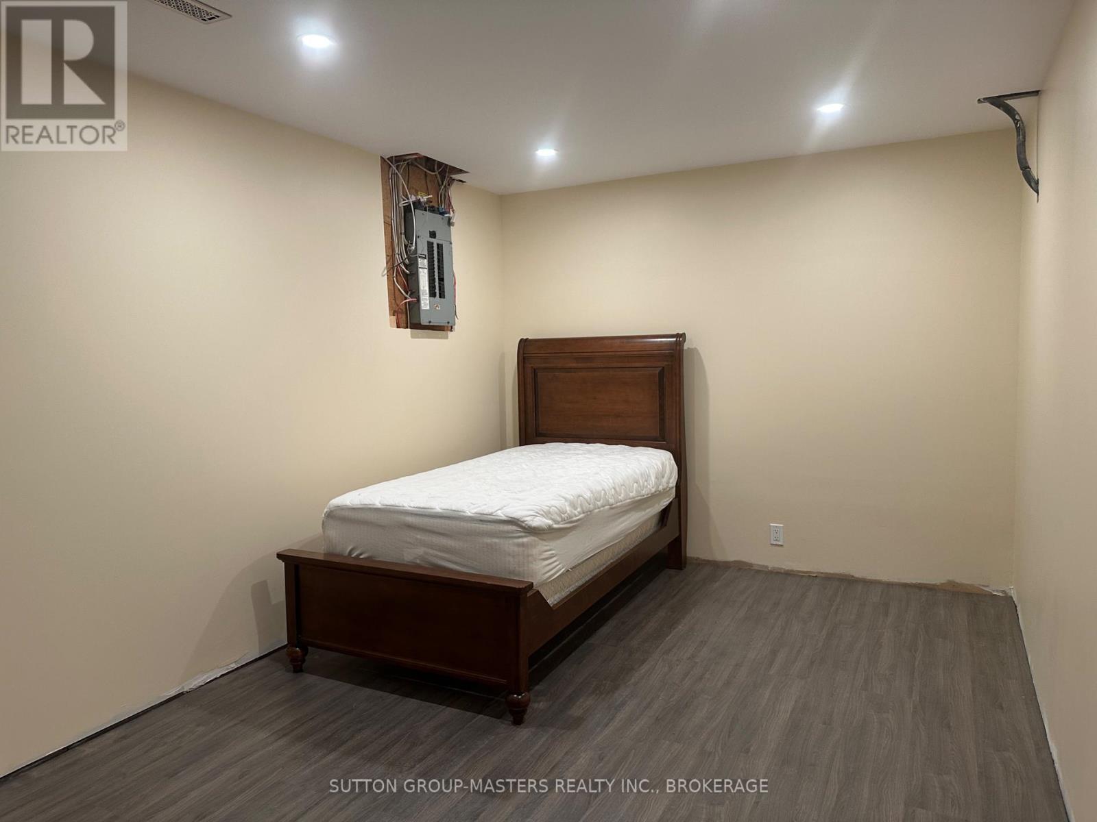 52 Coventry Crescent, Kingston, Ontario  K7M 7S7 - Photo 20 - X12088833