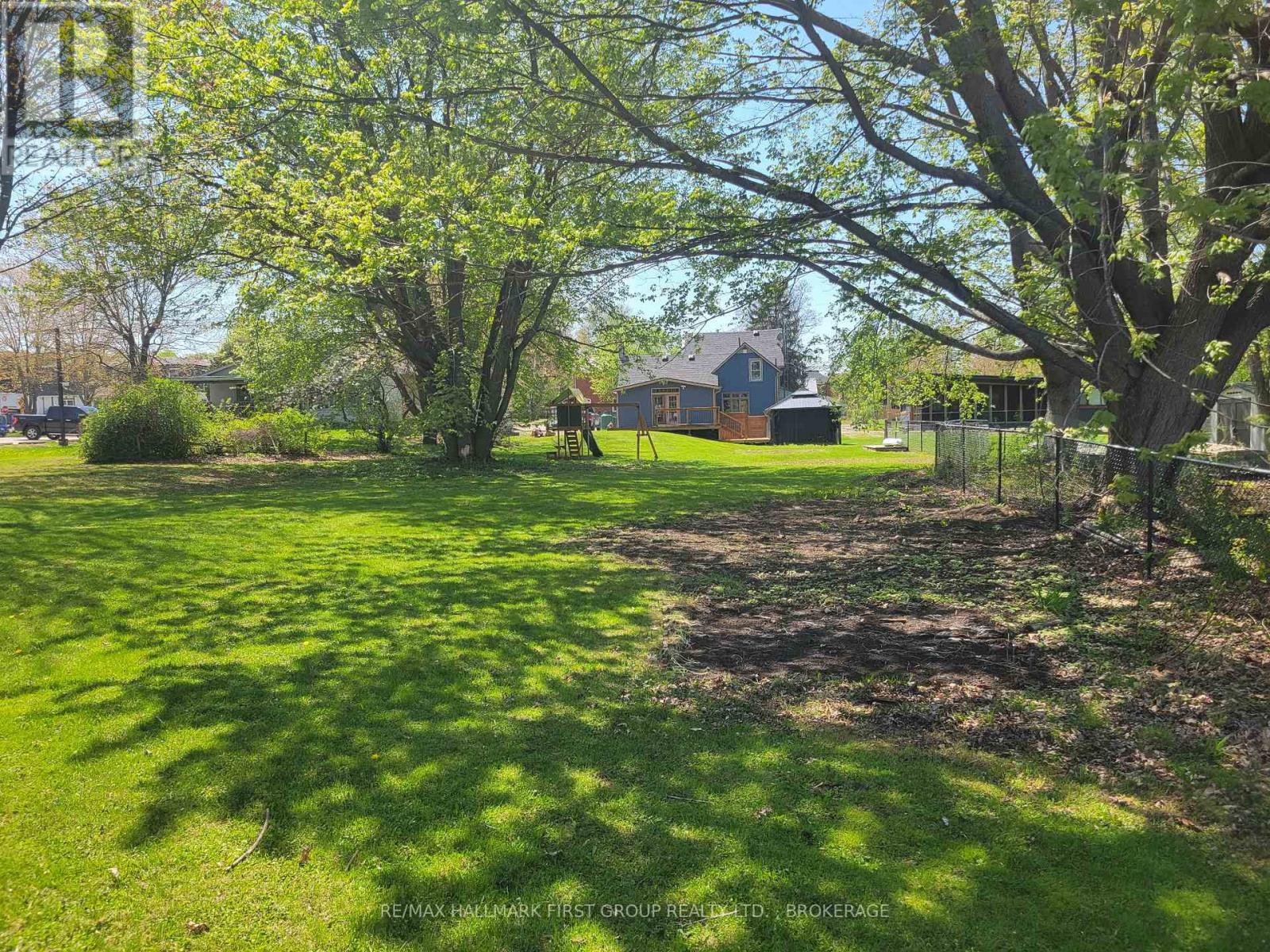 11 Campbell Street, Rideau Lakes, Ontario  K0G 1V0 - Photo 2 - X12088988