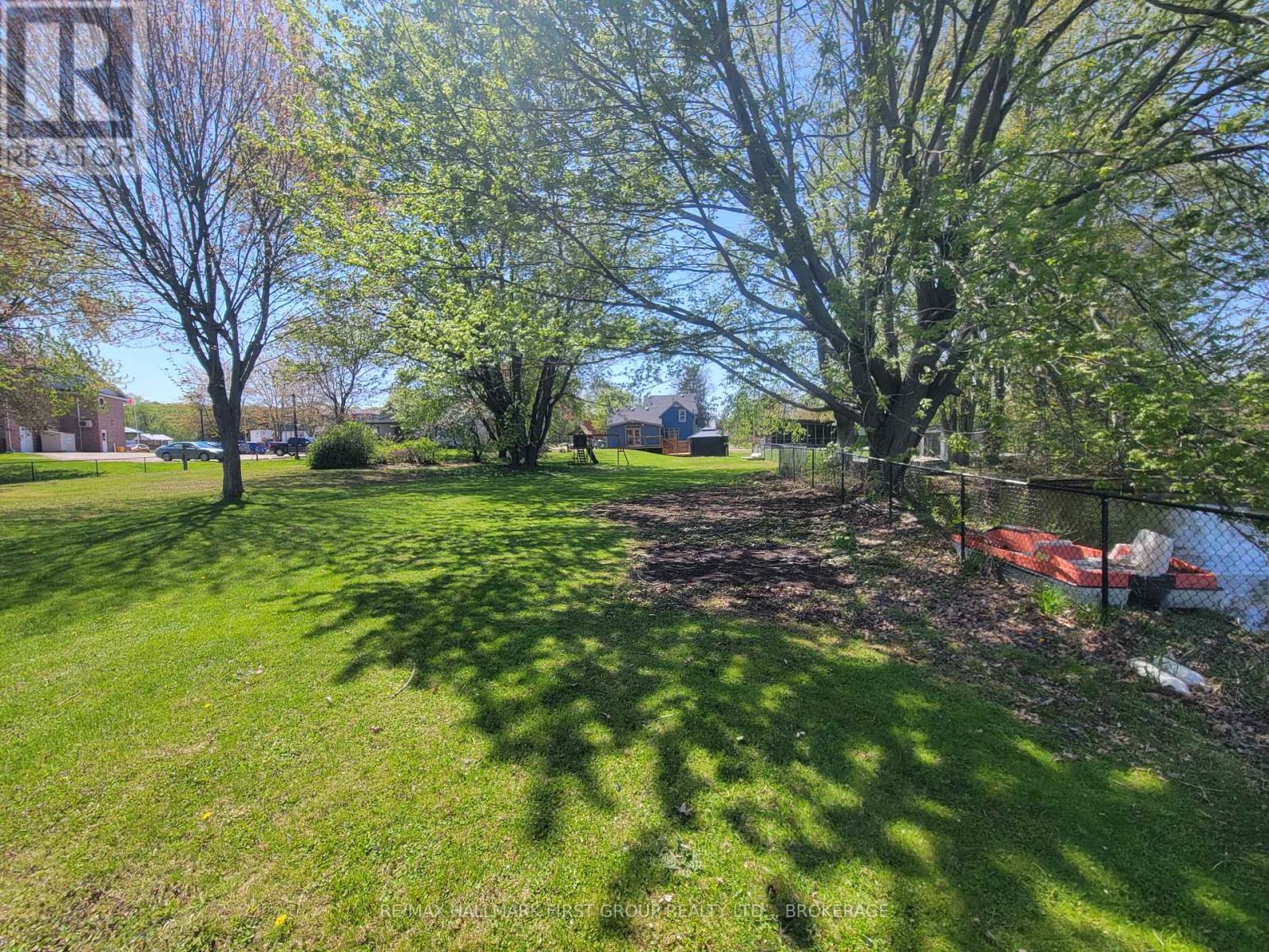11 Campbell Street, Rideau Lakes, Ontario  K0G 1V0 - Photo 4 - X12088988