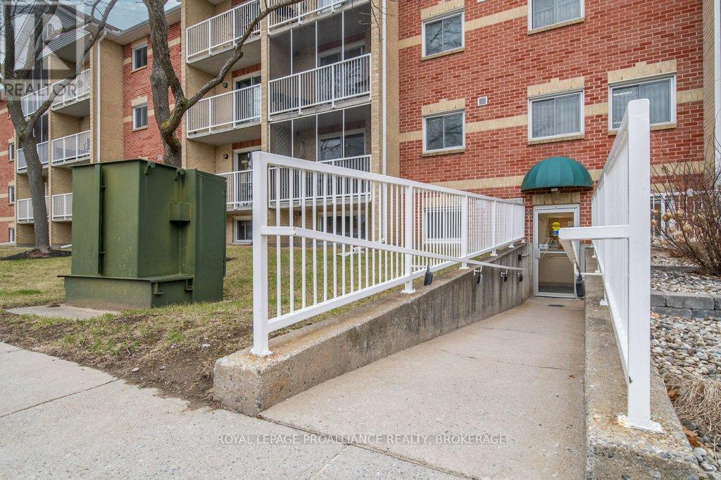 208 - 316 Kingsdale Avenue, Kingston, Ontario  K7M 8S2 - Photo 33 - X12089185