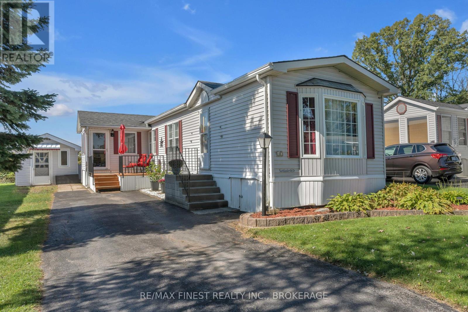 17 Elm Street, Greater Napanee, Ontario  K7R 0E9 - Photo 1 - X12093196