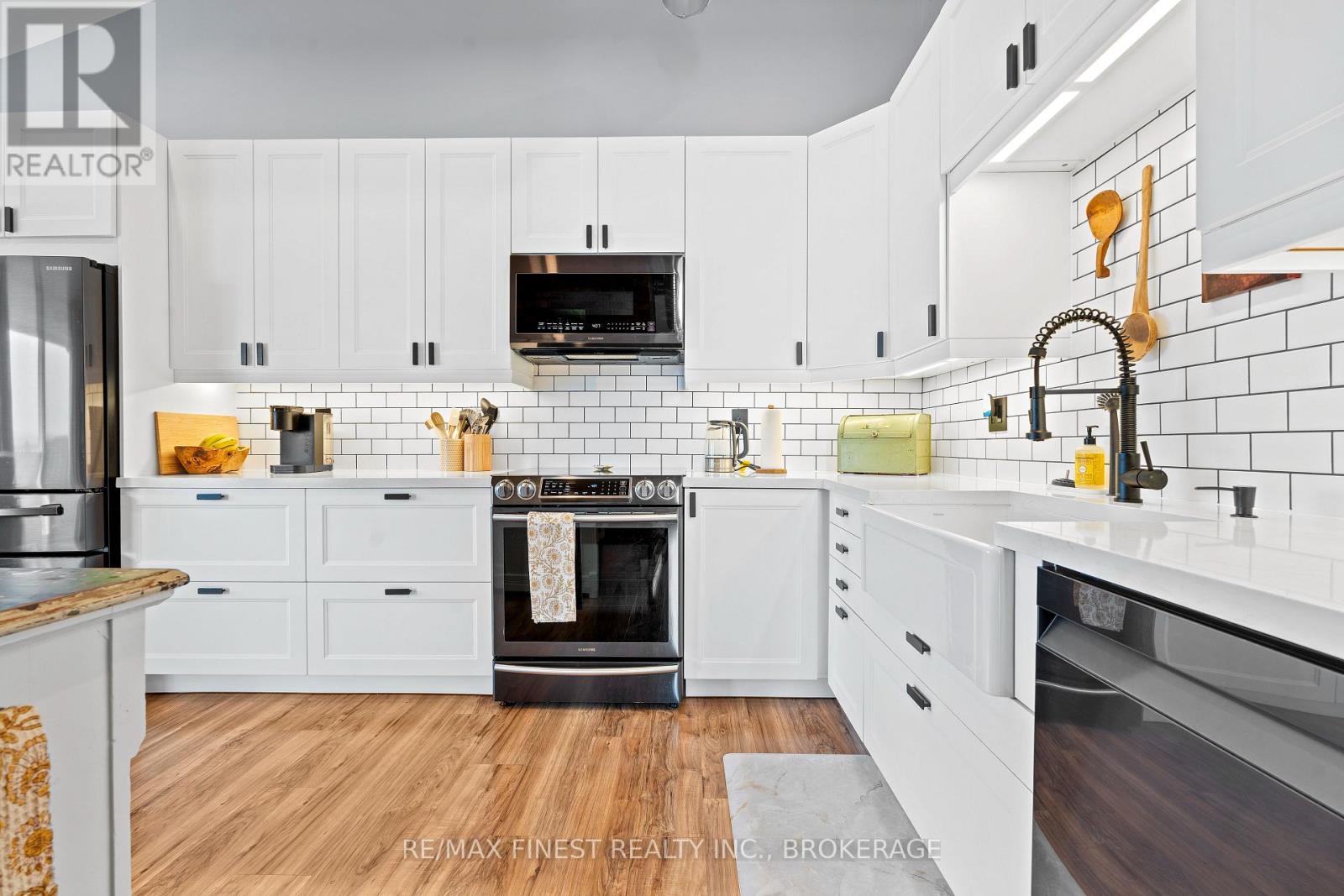203 - 110 Bayshore Drive, Loyalist, Ontario  K0H 1G0 - Photo 26 - X12094054