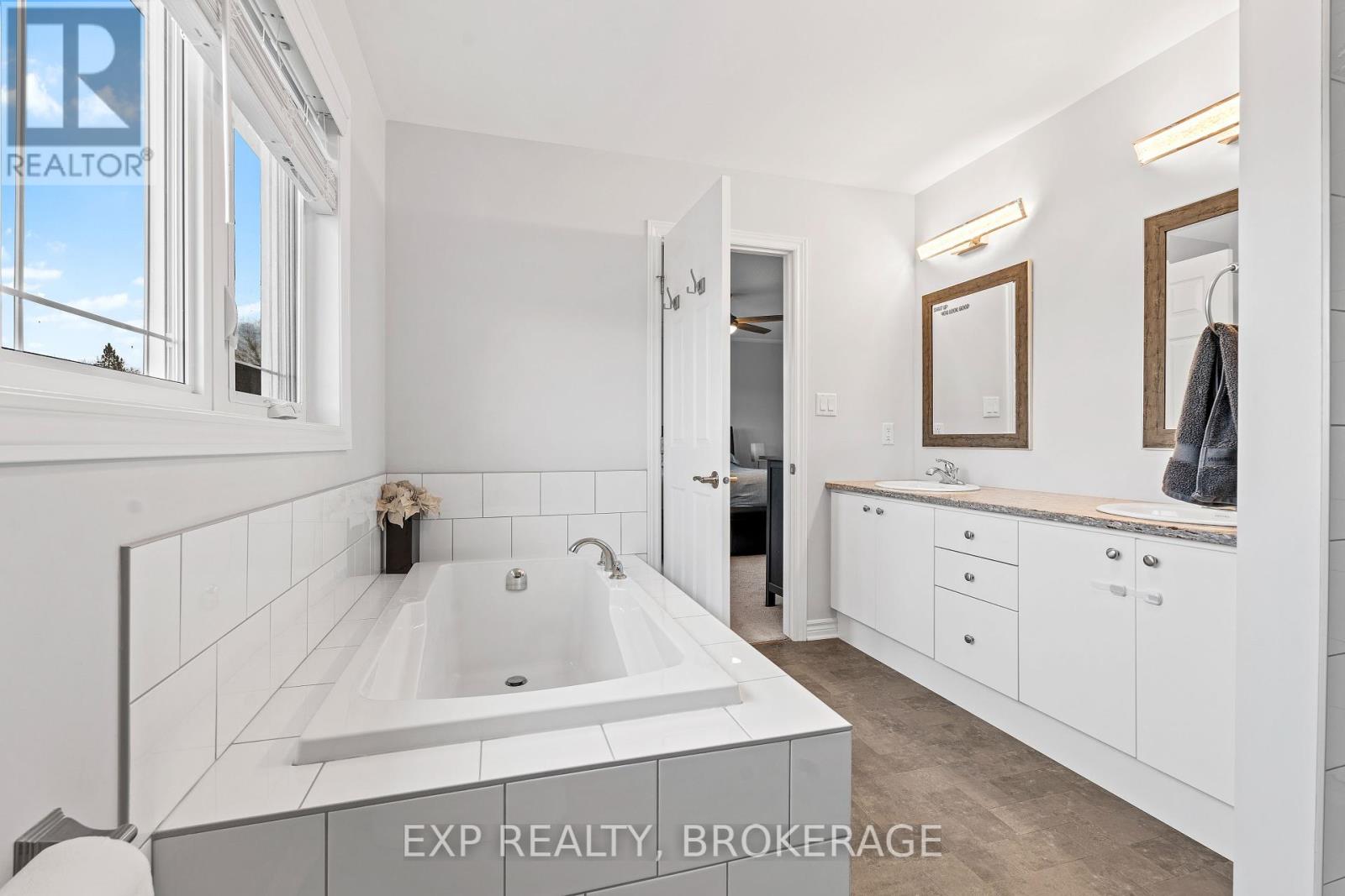 1644 Brookedayle Avenue, Kingston, Ontario  K7P 0S9 - Photo 27 - X12094623
