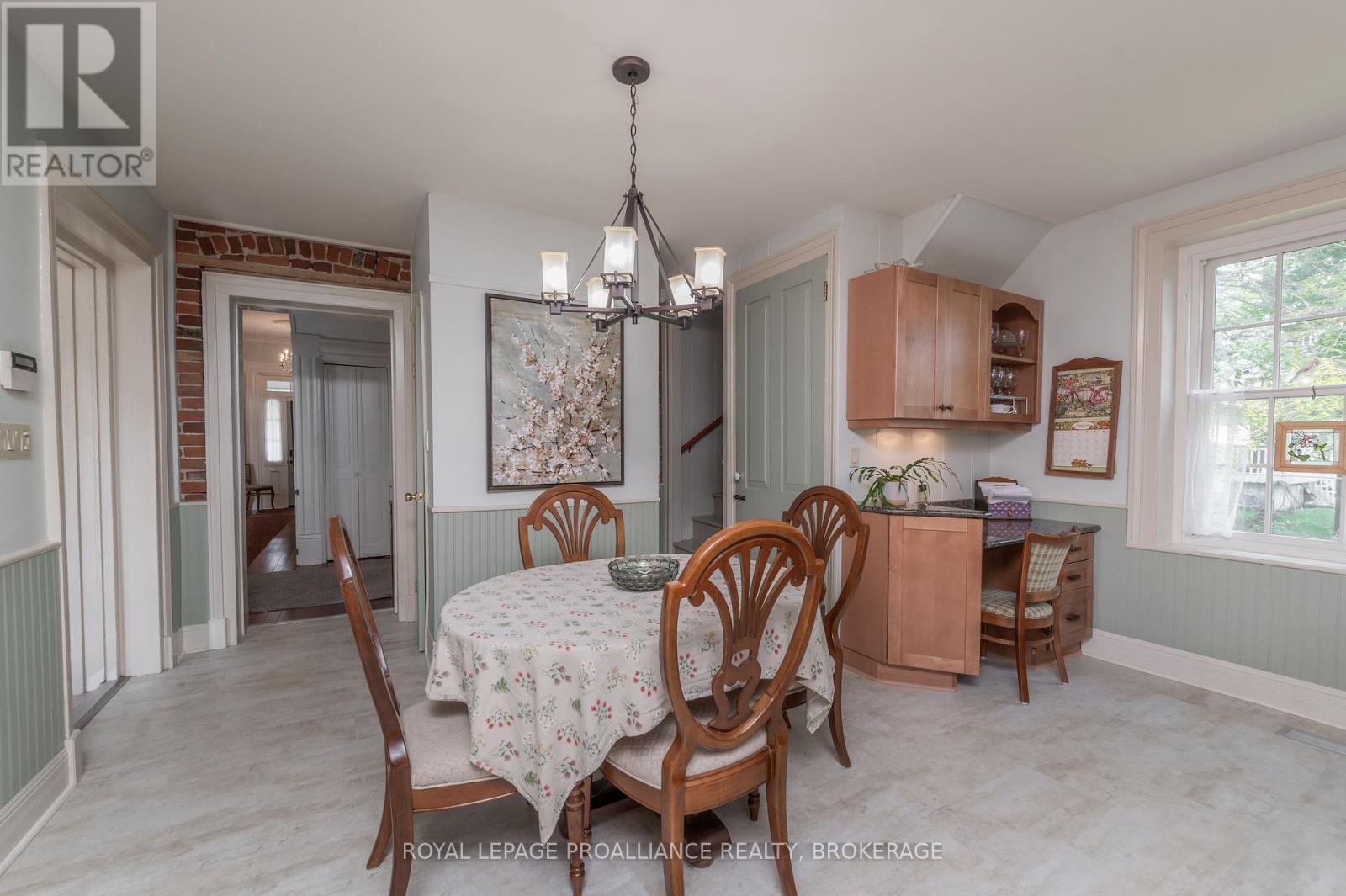 232 Dundas Street W, Greater Napanee, Ontario  K7R 2A8 - Photo 15 - X12095200