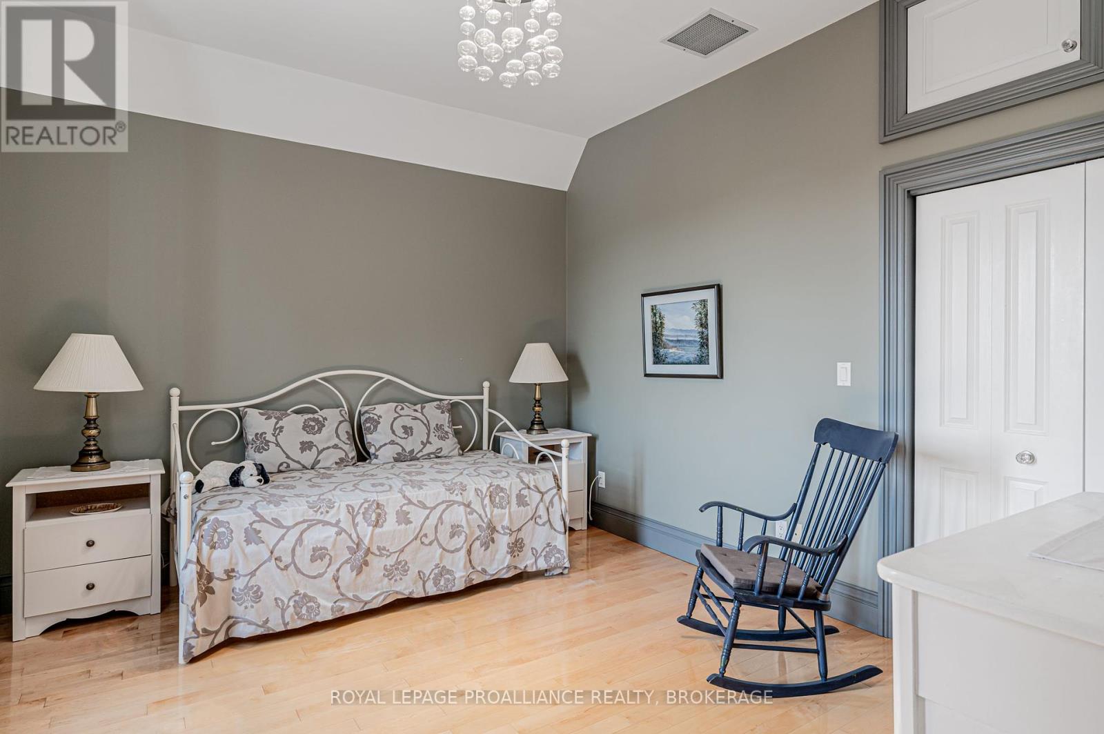 232 Dundas Street W, Greater Napanee, Ontario  K7R 2A8 - Photo 26 - X12095200