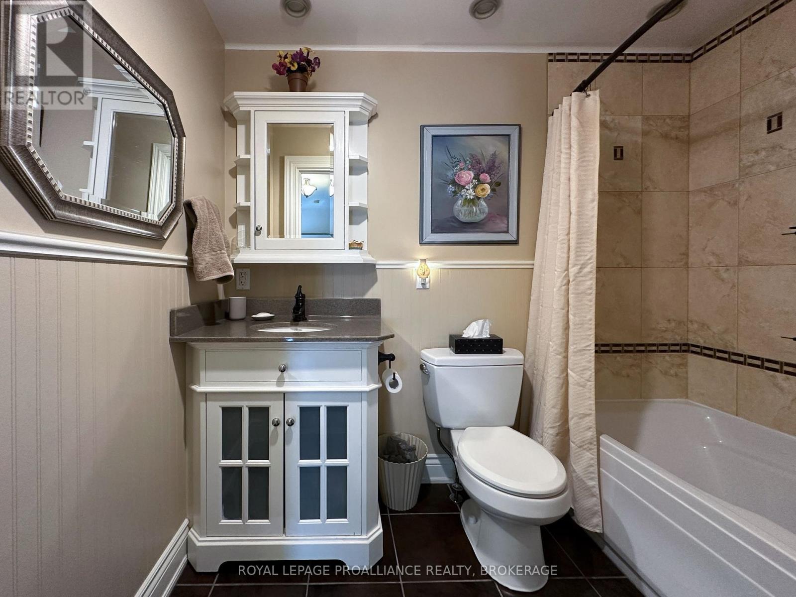 232 Dundas Street W, Greater Napanee, Ontario  K7R 2A8 - Photo 29 - X12095200