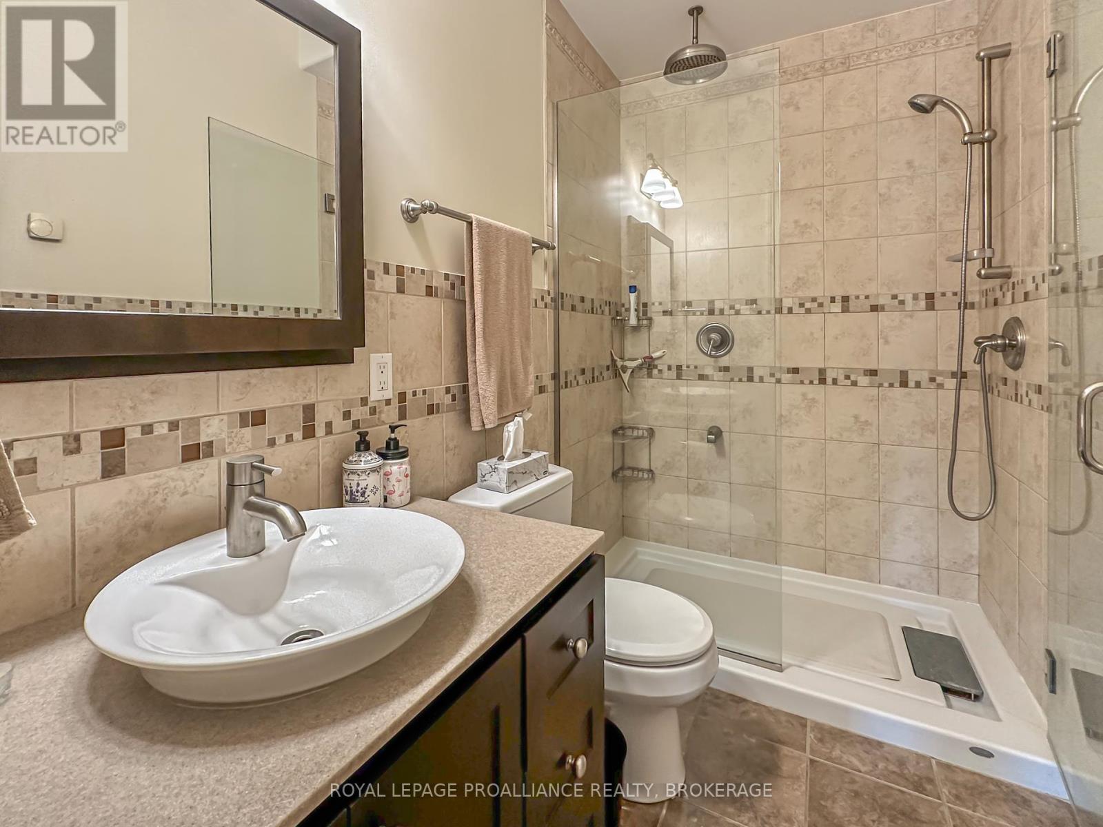 232 Dundas Street W, Greater Napanee, Ontario  K7R 2A8 - Photo 33 - X12095200