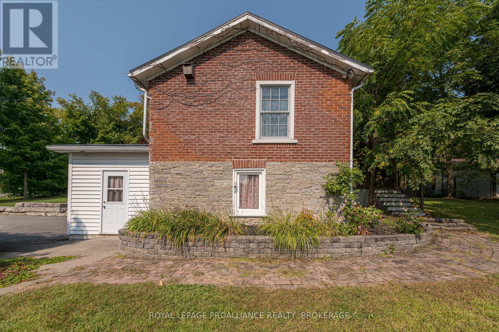 232 Dundas Street W, Greater Napanee, Ontario  K7R 2A8 - Photo 37 - X12095200