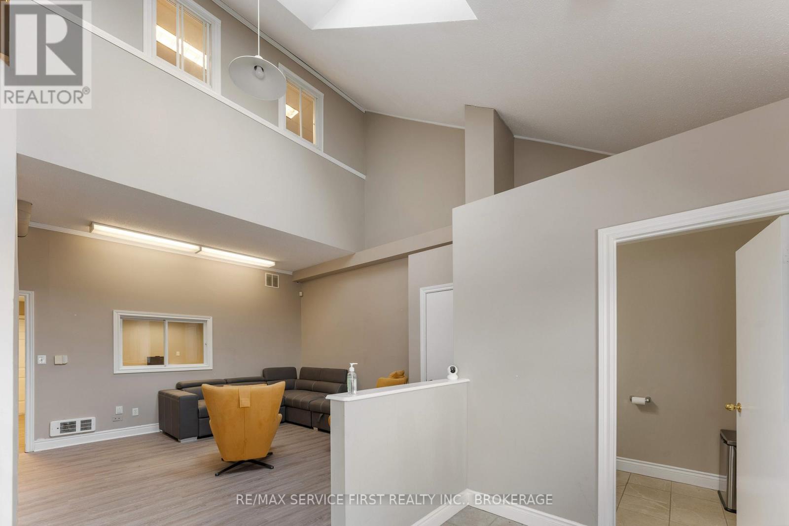 7 - 1056 Gardiners Road, Kingston, Ontario  K7P 1R7 - Photo 4 - X12096357