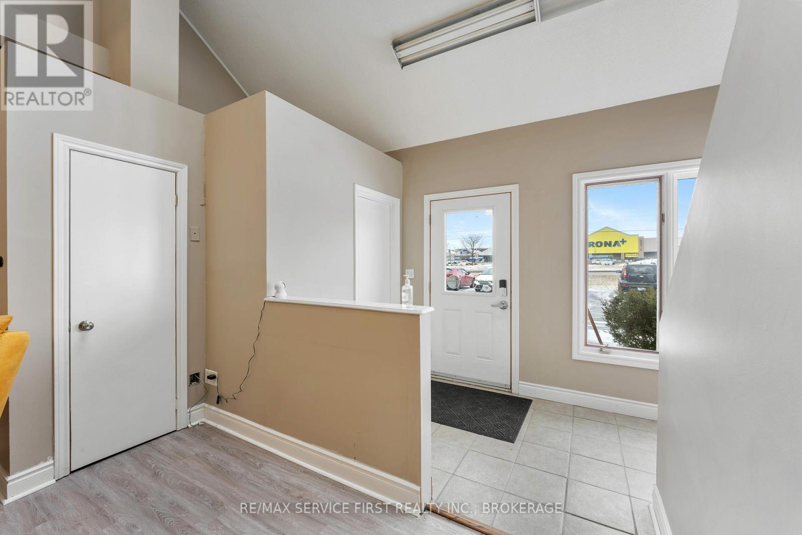 7 - 1056 Gardiners Road, Kingston, Ontario  K7P 1R7 - Photo 6 - X12096357
