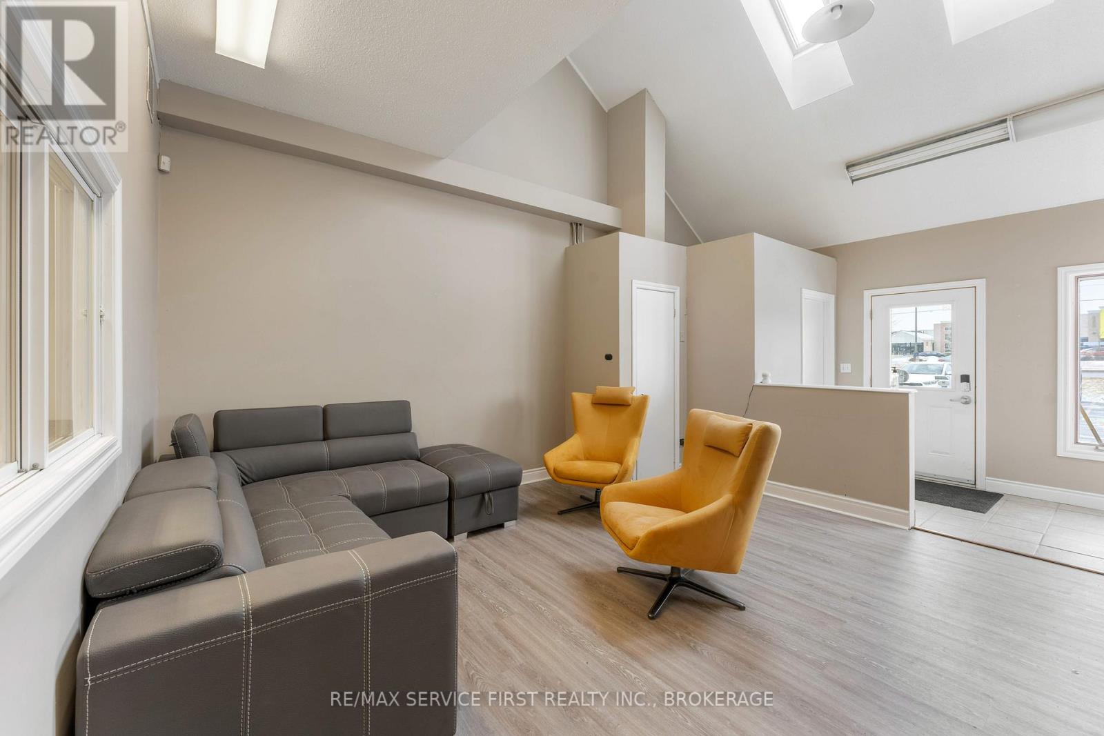 7 - 1056 Gardiners Road, Kingston, Ontario  K7P 1R7 - Photo 7 - X12096357