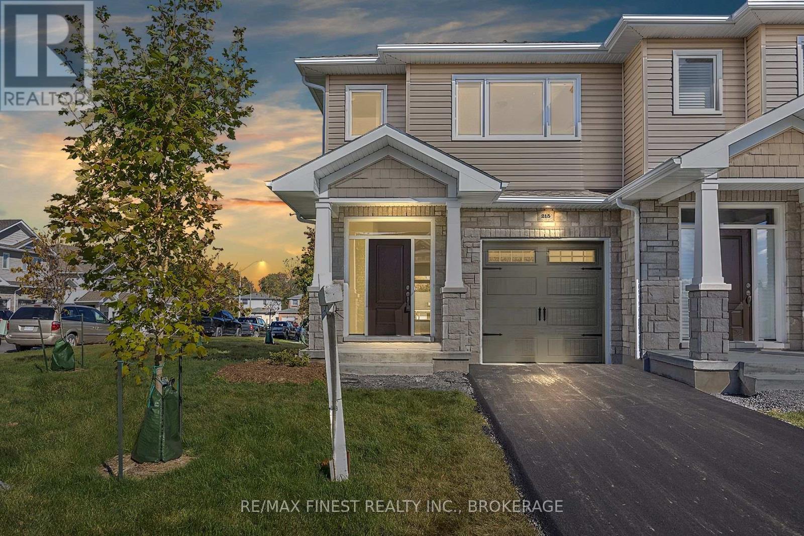 215 HERITAGE PARK DRIVE, Greater Napanee, Ontario