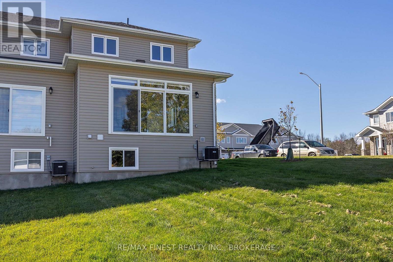 215 Heritage Park Drive, Greater Napanee, Ontario  K7R 3Y1 - Photo 40 - X12096495