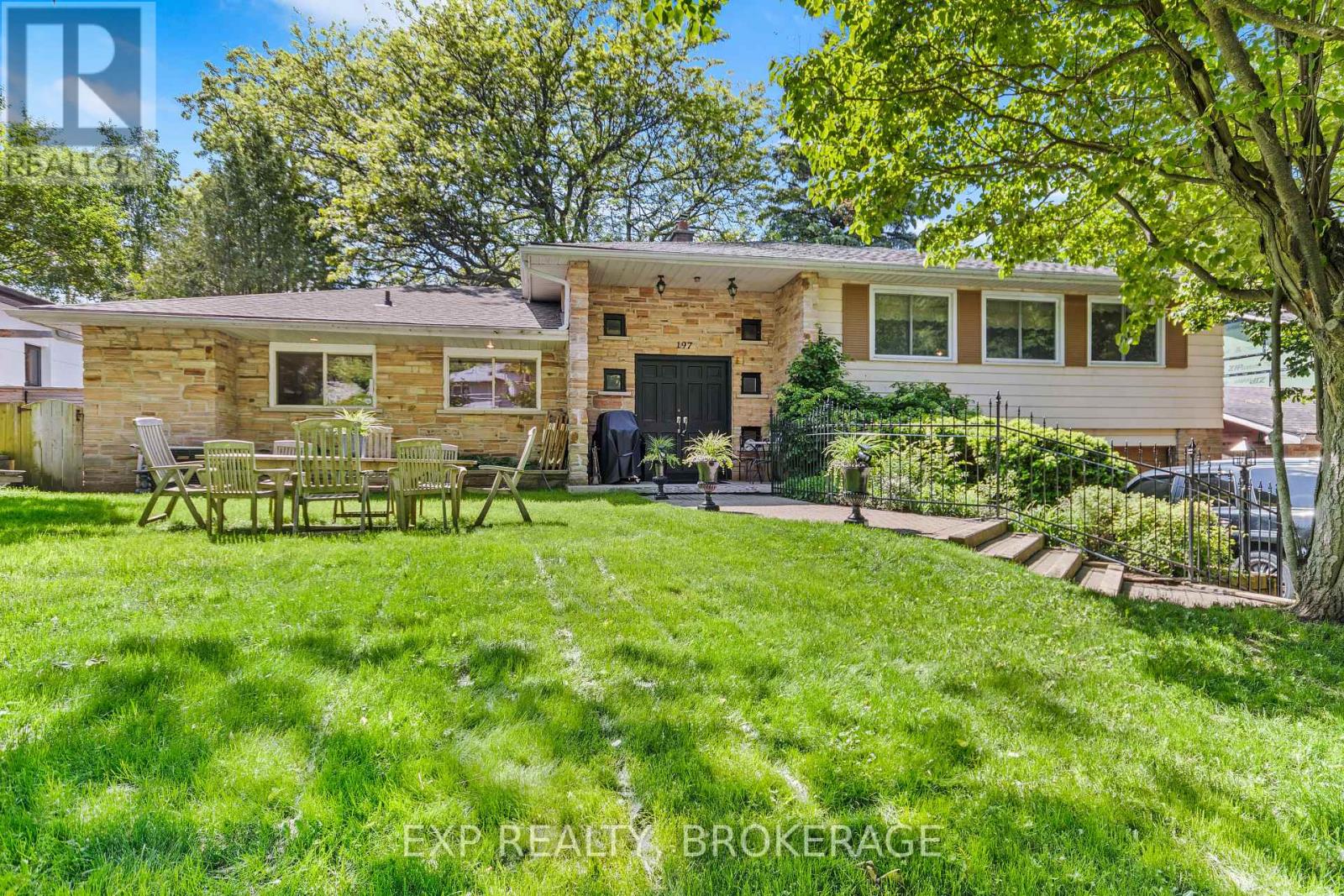 197 FAIRWAY HILL CRESCENT, Kingston, Ontario