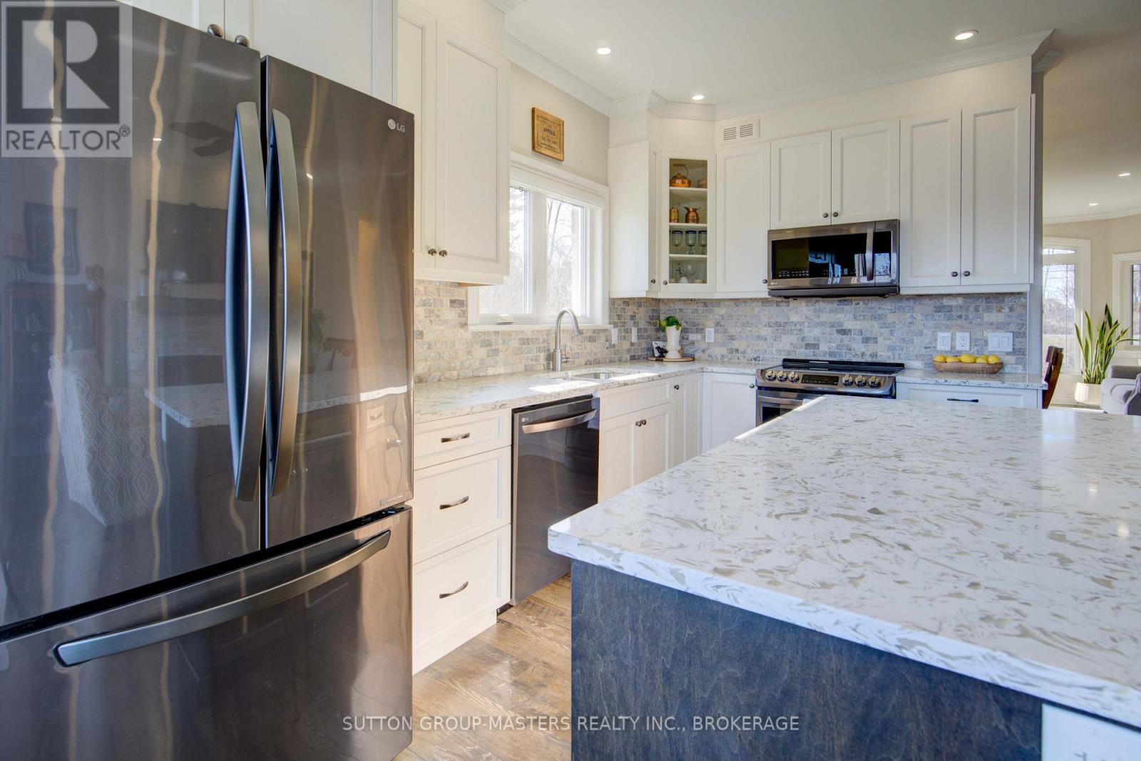 452 Bayshore Road, Greater Napanee, Ontario  K0H 1G0 - Photo 15 - X12101393