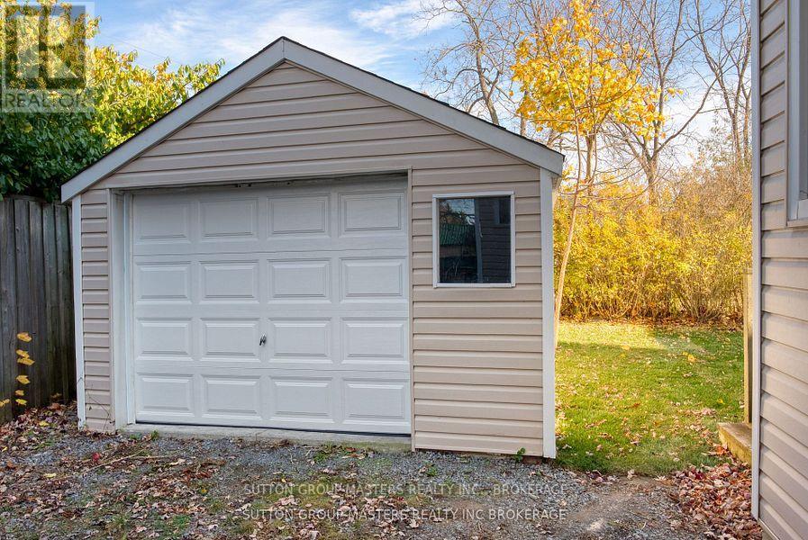47 Livingston Street, Kingston, Ontario  K7L 4L1 - Photo 23 - X12104116