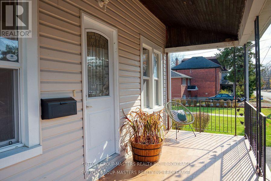 47 Livingston Street, Kingston, Ontario  K7L 4L1 - Photo 4 - X12104116