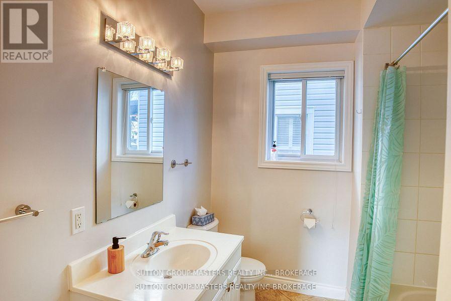 47 Livingston Street, Kingston, Ontario  K7L 4L1 - Photo 9 - X12104116