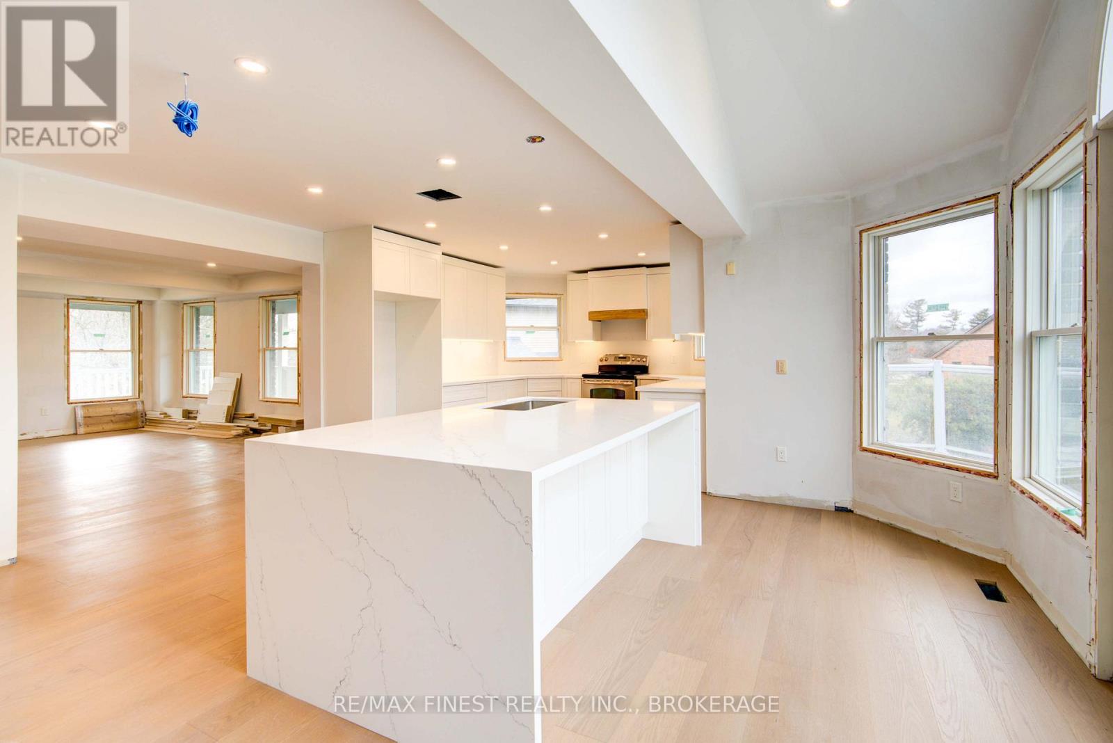 1674 South Boulevard, Kingston, Ontario  K7L 4V1 - Photo 13 - X12105143