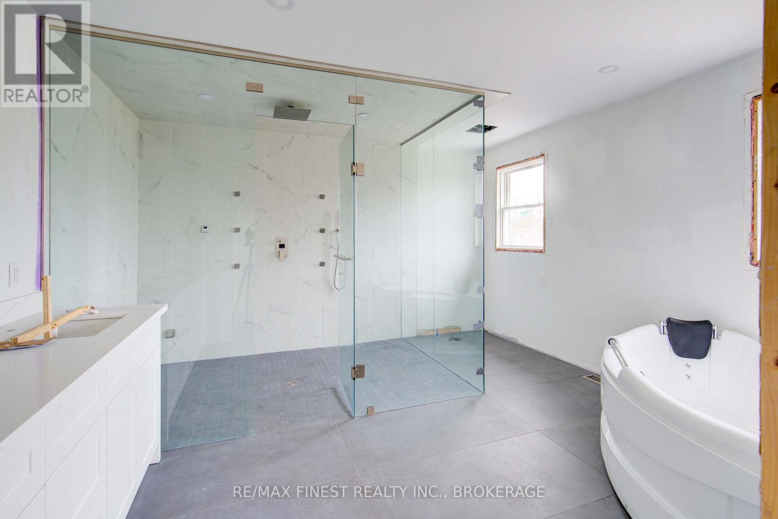 1674 South Boulevard, Kingston, Ontario  K7L 4V1 - Photo 19 - X12105143