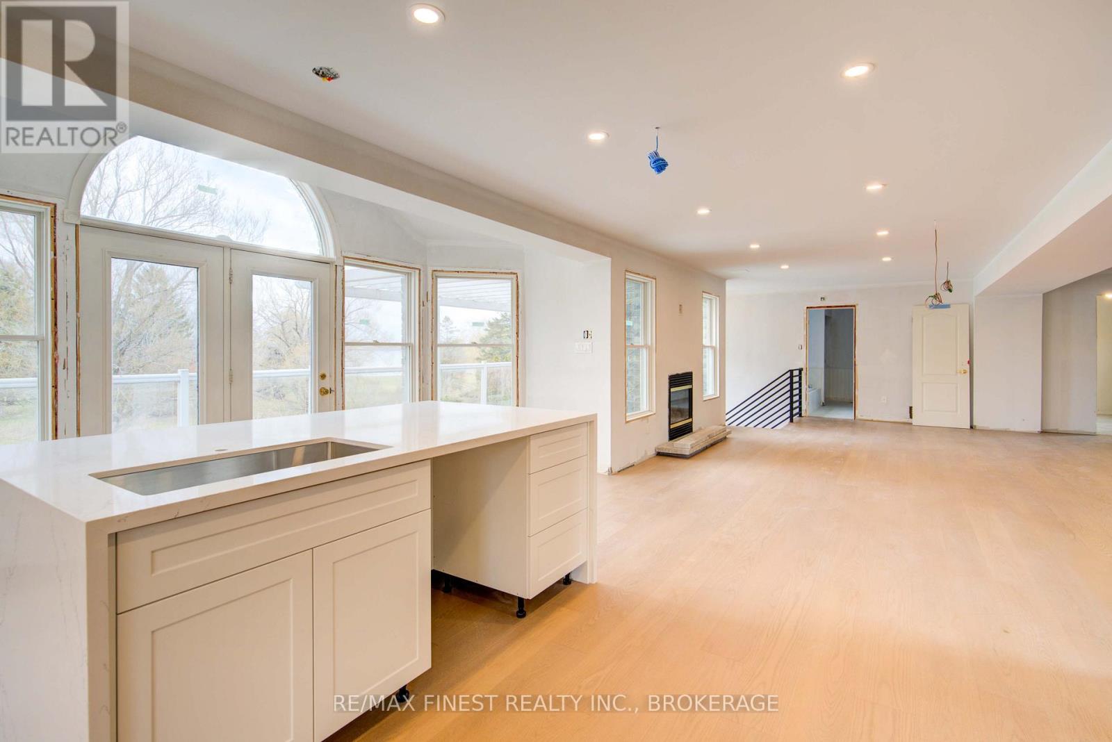 1674 South Boulevard, Kingston, Ontario  K7L 4V1 - Photo 9 - X12105143