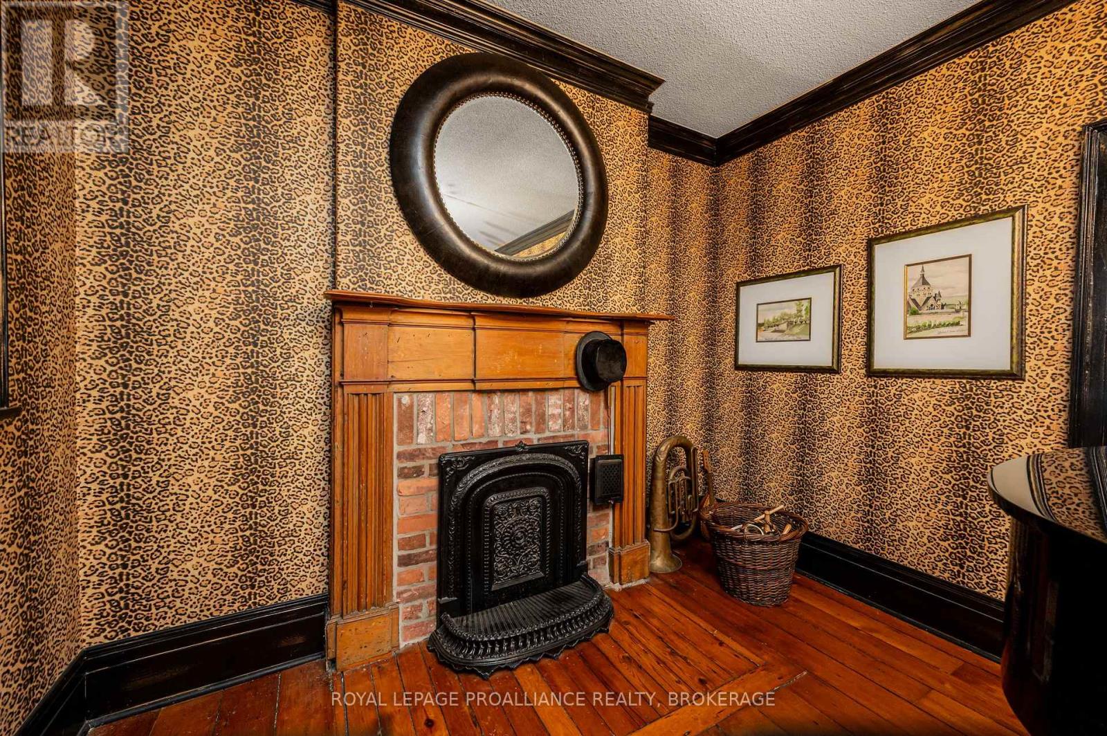 1863 Sydenham Road, Kingston, Ontario  K7L 4V4 - Photo 13 - X12107398