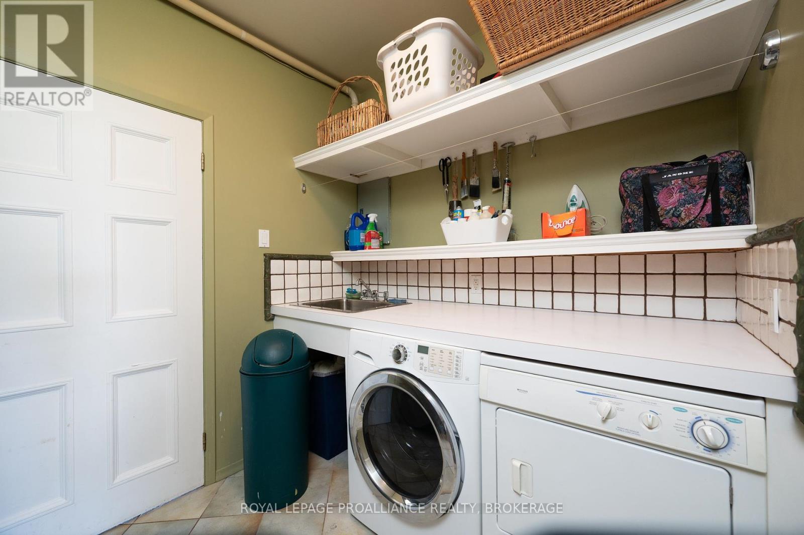 1863 Sydenham Road, Kingston, Ontario  K7L 4V4 - Photo 17 - X12107398
