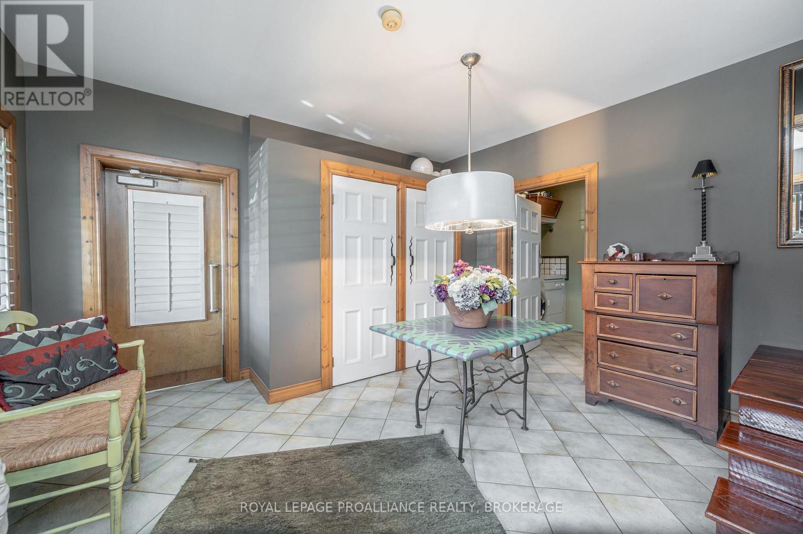 1863 Sydenham Road, Kingston, Ontario  K7L 4V4 - Photo 18 - X12107398