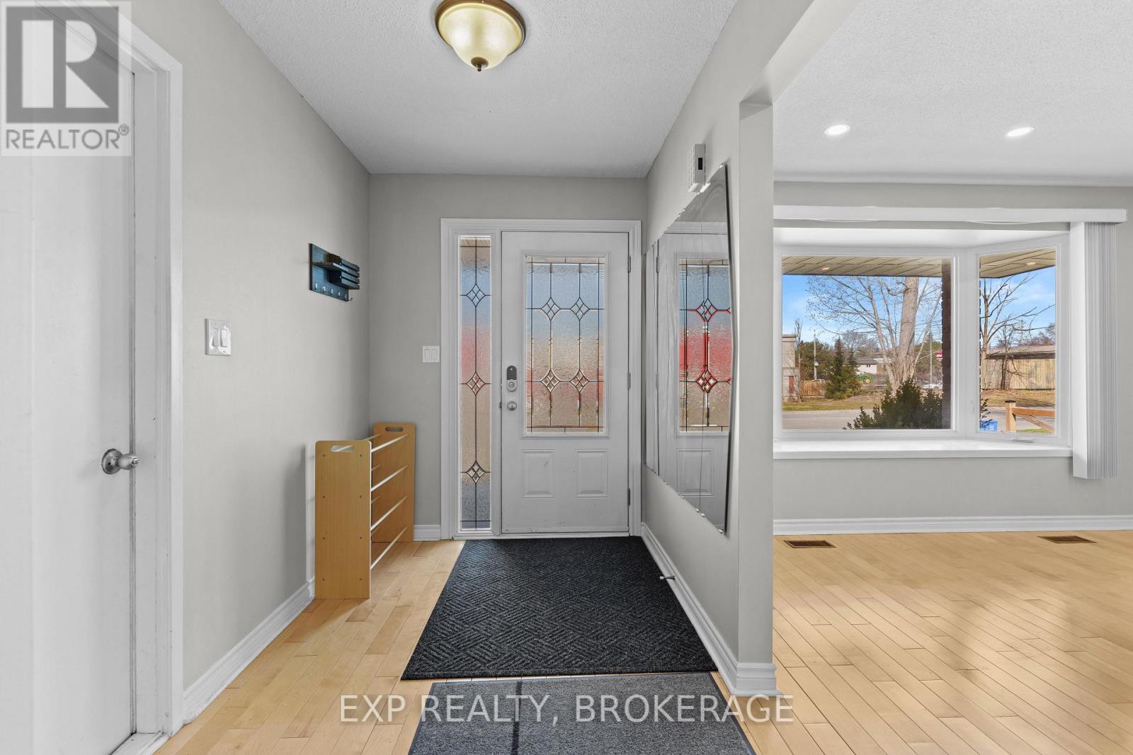 15 Windfield Crescent, Kingston, Ontario  K7K 6G3 - Photo 5 - X12107419