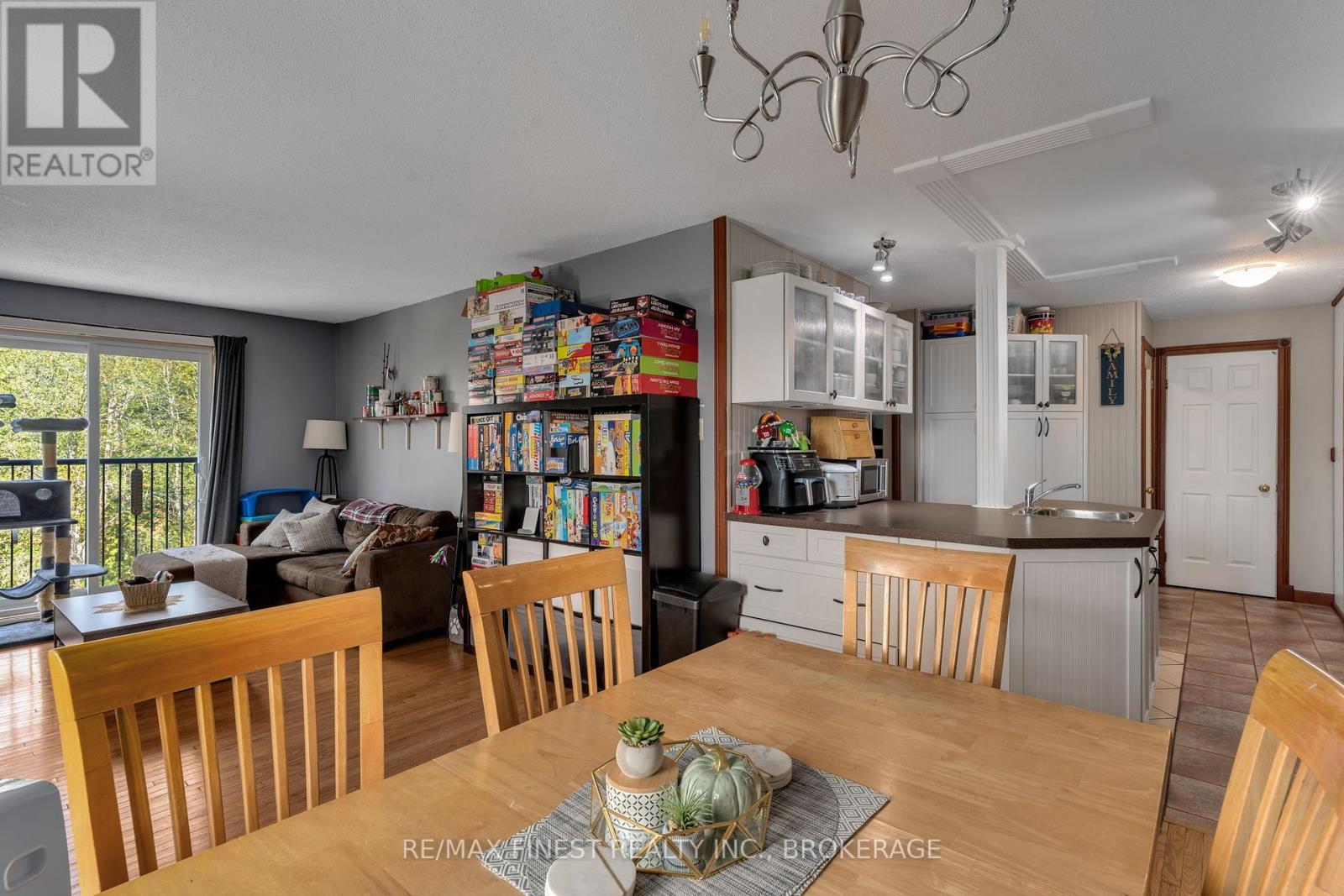 403 - 540 Talbot Place, Gananoque, Ontario  K7G 3C6 - Photo 10 - X12107617