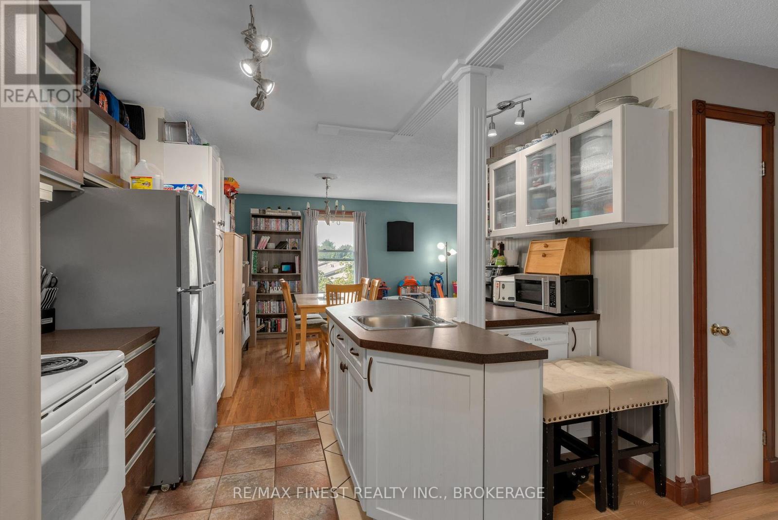 403 - 540 Talbot Place, Gananoque, Ontario  K7G 3C6 - Photo 12 - X12107617